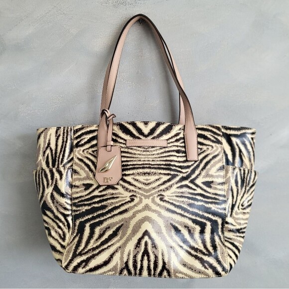Diane Von Furstenberg Ready To Go Pocket Tote Funky Zebra Bag 17x11x6 DVF - Picture 1 of 12